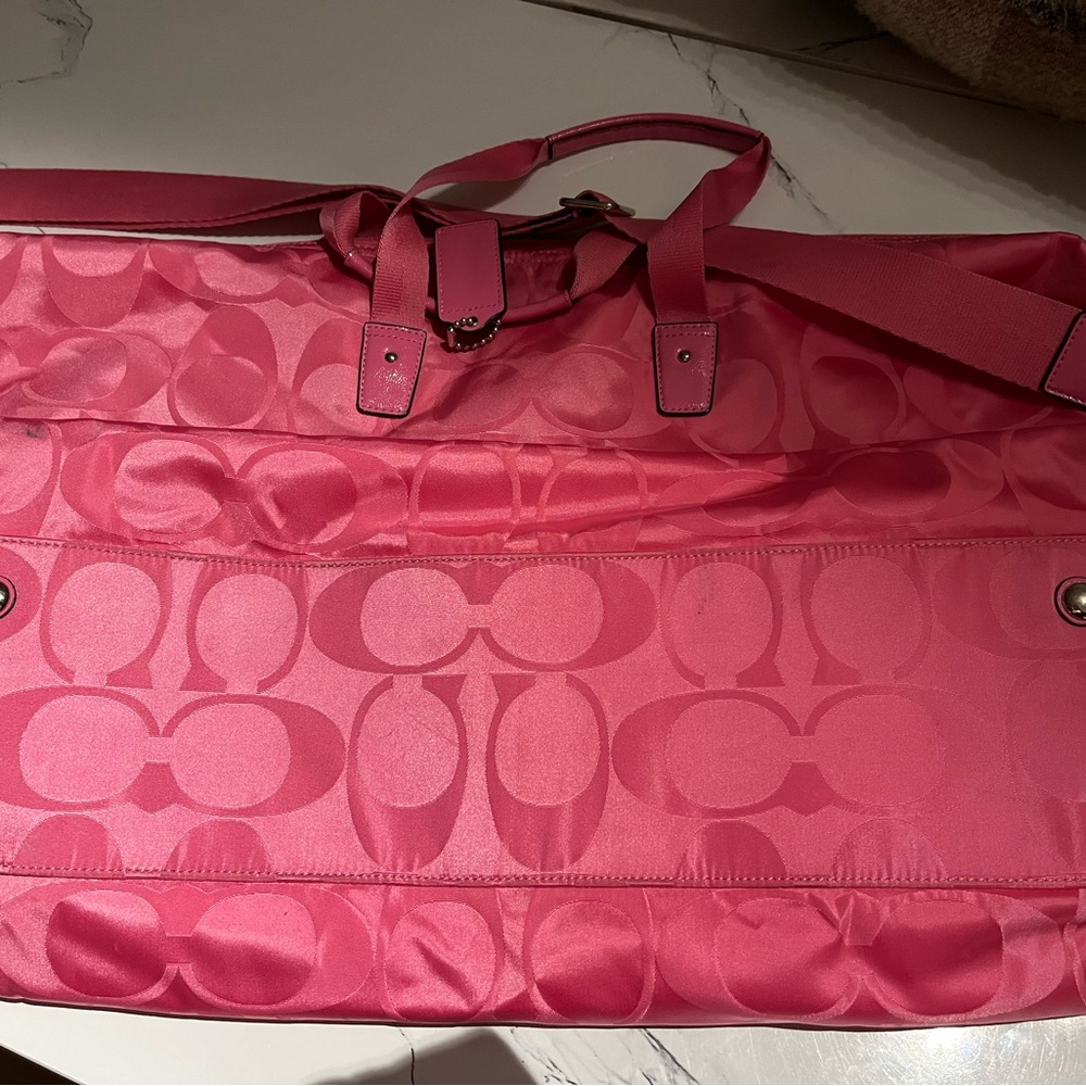 Coach Getaway Pink Signature Nylon Duffle Bag F77469 w/ Strap & Hangtag - Picture 10 of 10